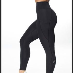 P’tula Raenell Sleek Leggings 25”